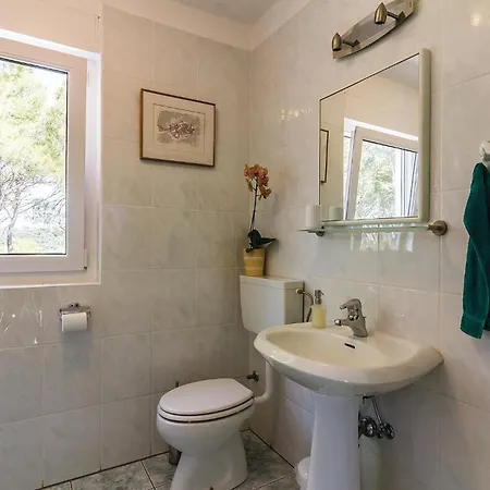 Four-bedroom In Pula Vikendica Medulin