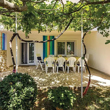 Four-bedroom In Pula Medolino