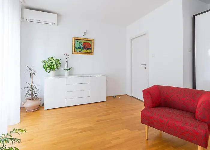 Four-bedroom In Pula Medolino